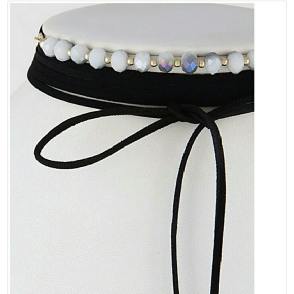 ποΈ Black Beaded Choker Necklace - Picture 3 of 5